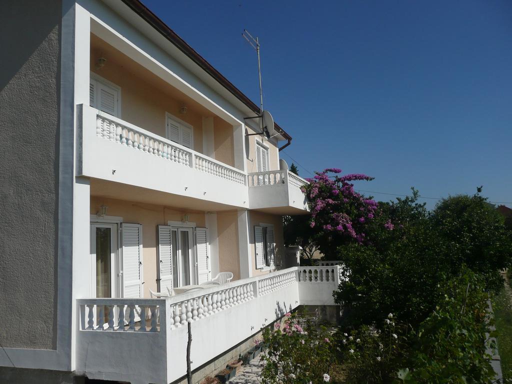 Apartment Dudic Palit Luaran gambar